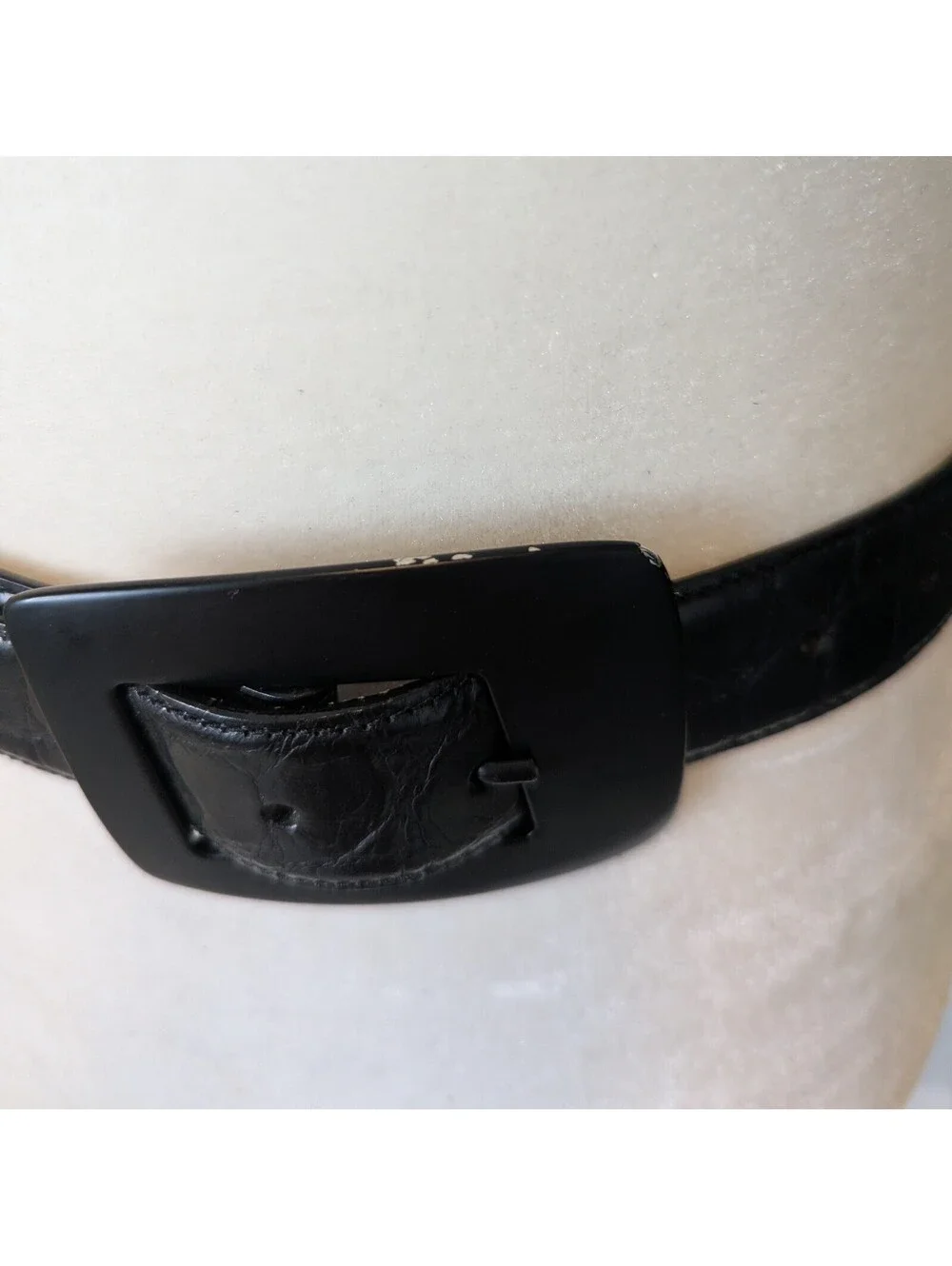Vintage croc embossed leather belt w/ matte black irregular buckle - Size S